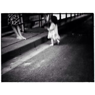  • barefoot emotion Every sunday the banks of the river are closed to trafic jam. From mid-morning to 6:00pm, Parisians can enjoy quiet hours along the Seine. From far, I saw this 3 or 4 years old little girl. She was barefoot. It took me some time to realized she was running towards a silhouette, almost hided in the shadow of the bridge, who was her mum... This is @ladybird.notes #takingover the Stateless feed for a week. 